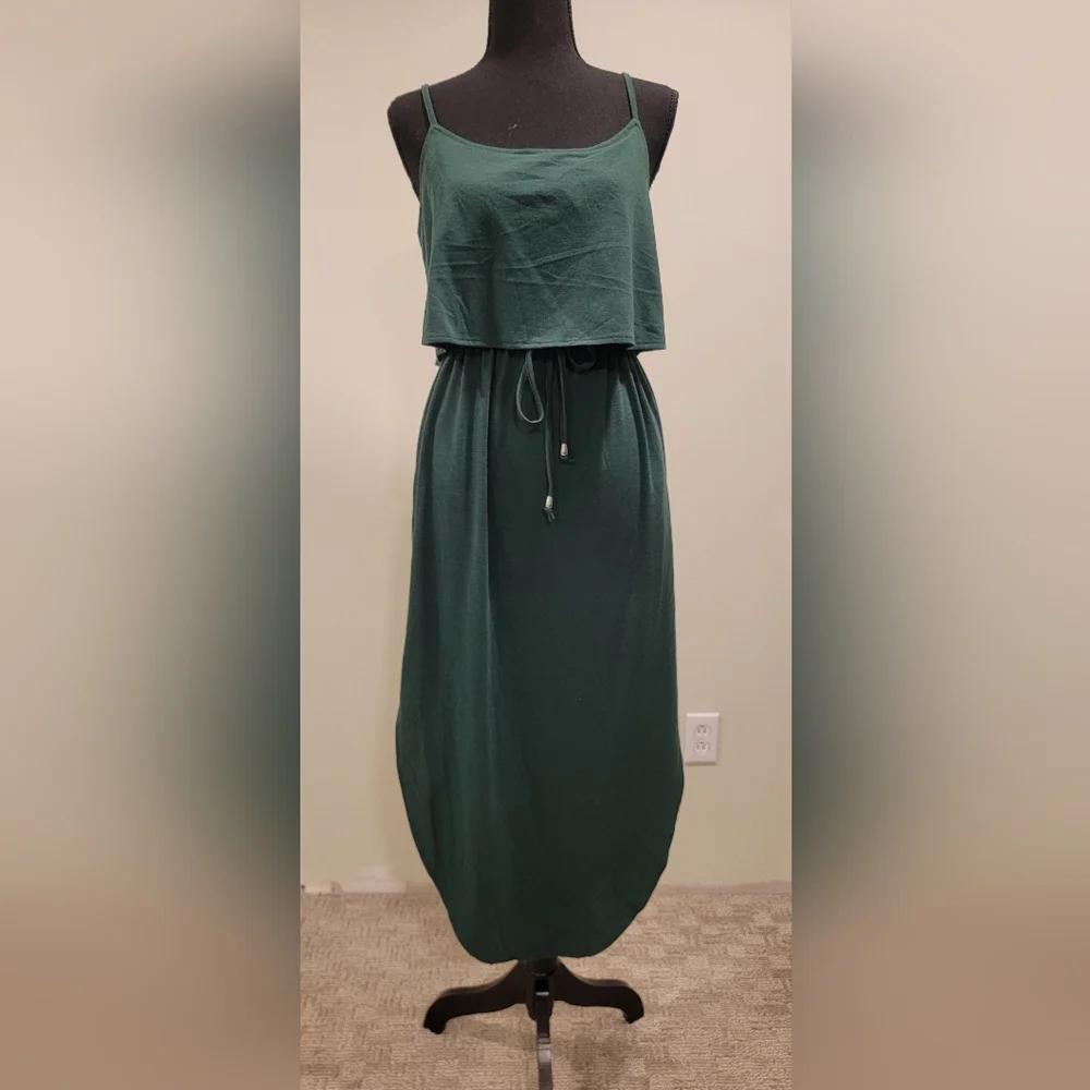 Comfortable Green Dress with Drawstring Waist - Picture 1 of 7